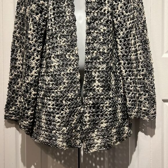 Handmade‎ Wool Blend Grey/White/Black Open Weave Cardigan Size M - Picture 3 of 8